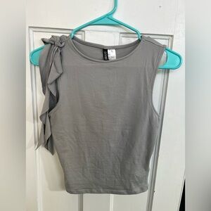 H&M Tank Top with Shoulder Detail🩶